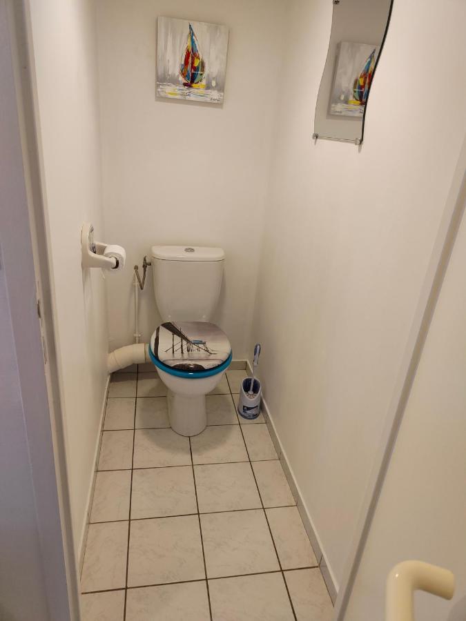 Appartement 2 Pieces Avec Une Grande Terrasse, 3 Etoiles, Wifi, Box Pour Vehicule Et Velos Les Sables-dʼOlonne Exteriör bild