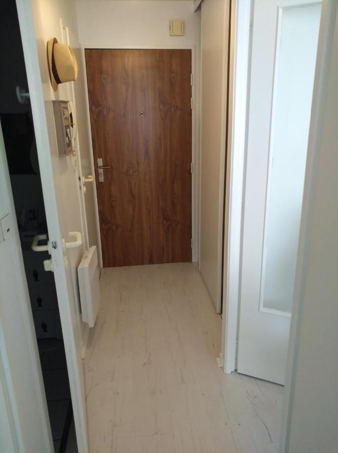 Appartement 2 Pieces Avec Une Grande Terrasse, 3 Etoiles, Wifi, Box Pour Vehicule Et Velos Les Sables-dʼOlonne Exteriör bild