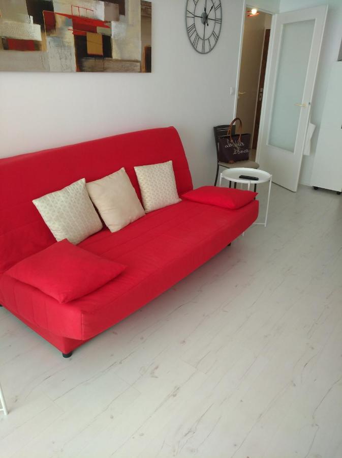 Appartement 2 Pieces Avec Une Grande Terrasse, 3 Etoiles, Wifi, Box Pour Vehicule Et Velos Les Sables-dʼOlonne Exteriör bild