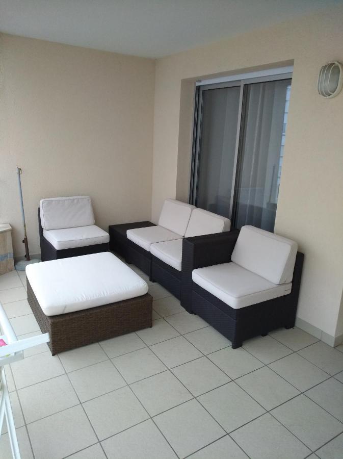 Appartement 2 Pieces Avec Une Grande Terrasse, 3 Etoiles, Wifi, Box Pour Vehicule Et Velos Les Sables-dʼOlonne Exteriör bild