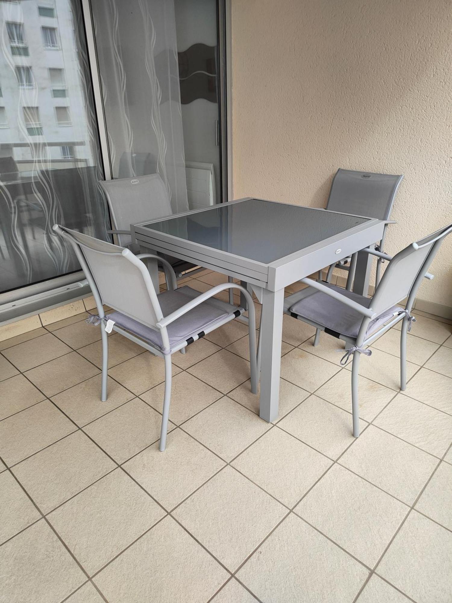 Appartement 2 Pieces Avec Une Grande Terrasse, 3 Etoiles, Wifi, Box Pour Vehicule Et Velos Les Sables-dʼOlonne Exteriör bild