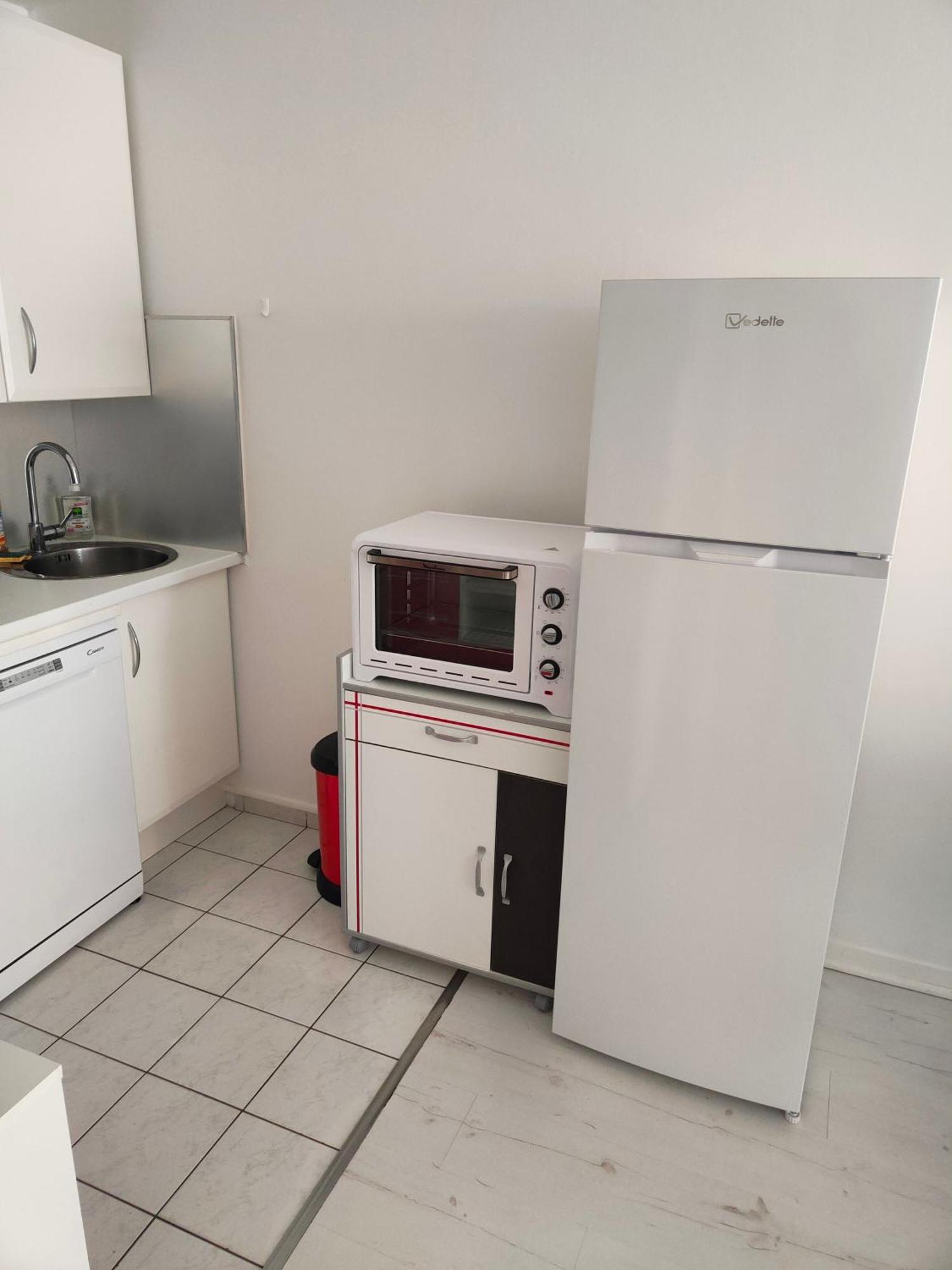 Appartement 2 Pieces Avec Une Grande Terrasse, 3 Etoiles, Wifi, Box Pour Vehicule Et Velos Les Sables-dʼOlonne Exteriör bild