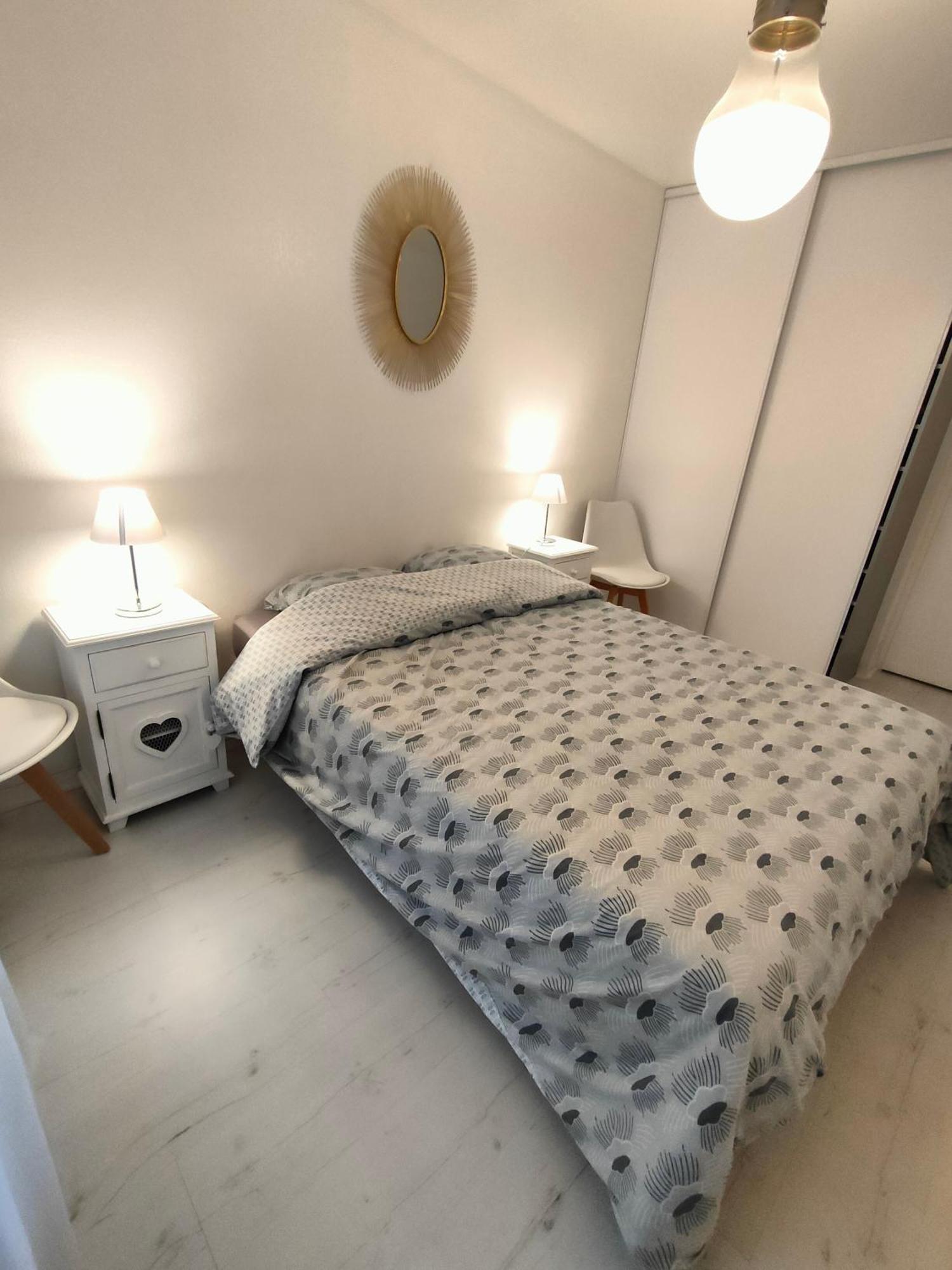 Appartement 2 Pieces Avec Une Grande Terrasse, 3 Etoiles, Wifi, Box Pour Vehicule Et Velos Les Sables-dʼOlonne Exteriör bild