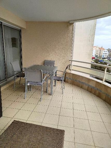 Appartement 2 Pieces Avec Une Grande Terrasse, 3 Etoiles, Wifi, Box Pour Vehicule Et Velos Les Sables-dʼOlonne Exteriör bild
